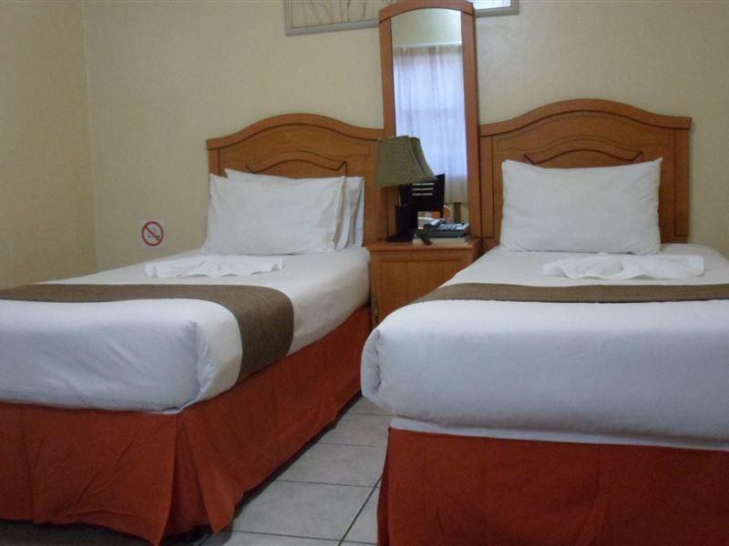 Centre Lodge Маун Екстер'єр фото