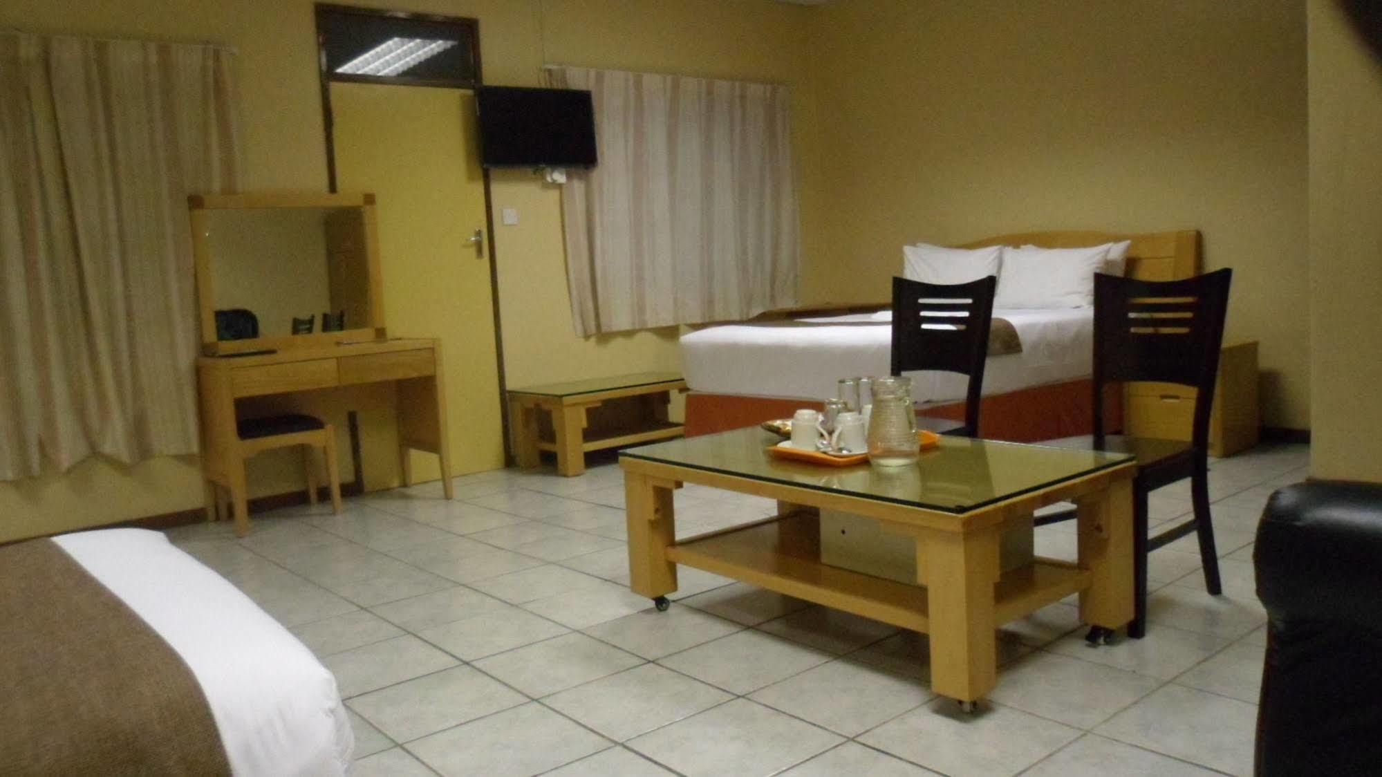Centre Lodge Маун Екстер'єр фото